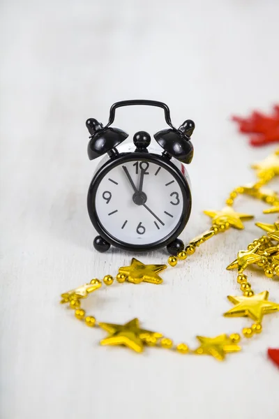 Decoraciones de Navidad y reloj —  Fotos de Stock