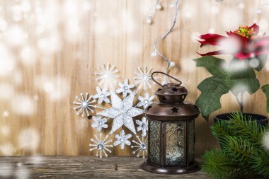 Boletus mantarı ahşap bir masa üzerinde