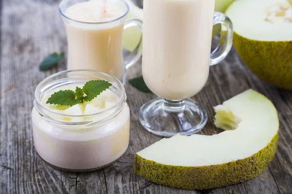 Yogurt e frullato con melone — Foto Stock