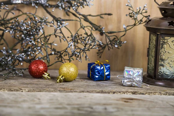 Jul dekorationer på en trä bakgrund — Stockfoto