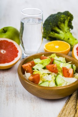 Gıda diyet ahşap bir masa için. 