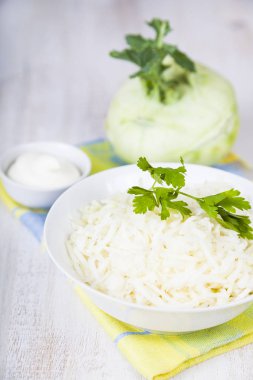 Salata sarımsak ile.