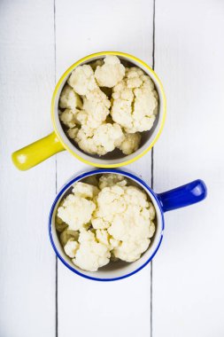 Çok renkli kase haşlanmış karnabahar