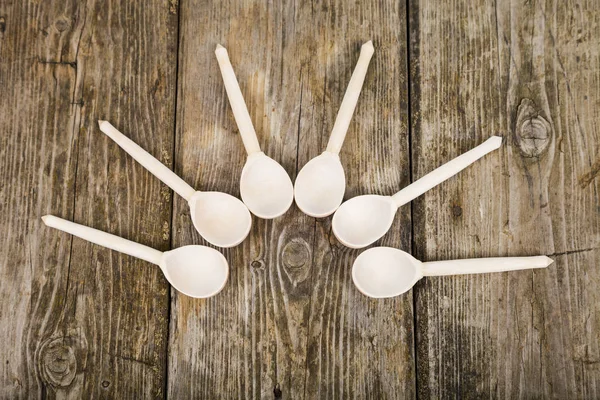 Altı tahta kaşıklar 