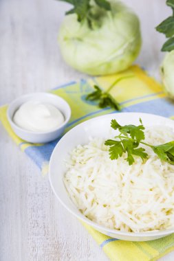 Salata sarımsak ile.