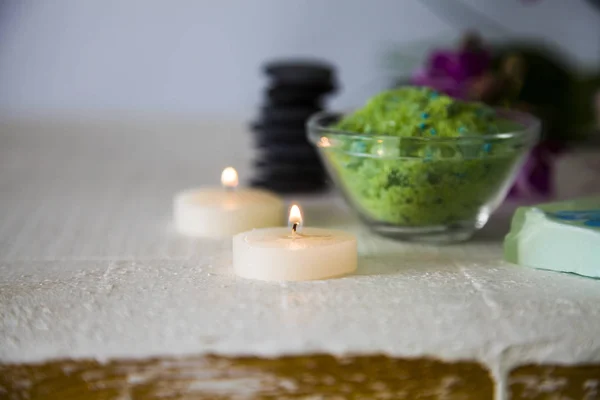 Spa treatments on wooden table. — Stock Photo, Image