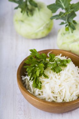 Salata sarımsak ile.  