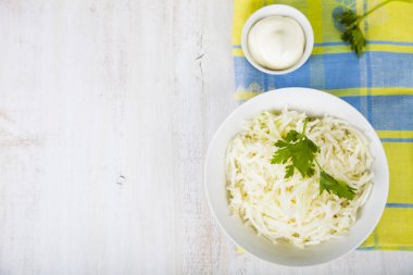 Salata sarımsak ile. 