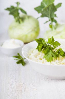 Salata sarımsak ile. 