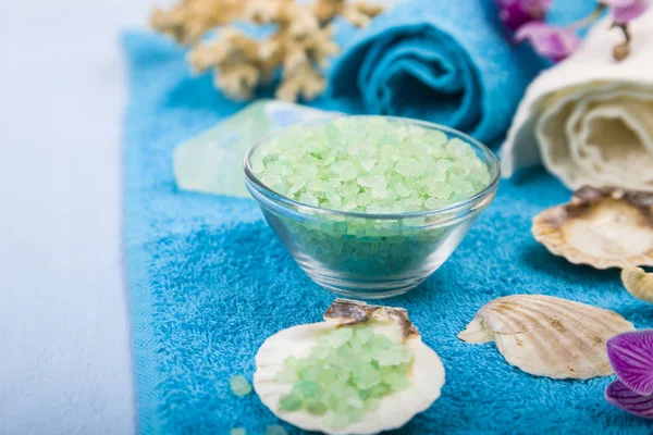 Spa uygulamaları bir mavi ahşap tablo. 