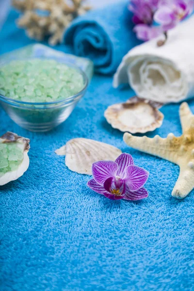 Spa uygulamaları üzerinde mavi bir havlu