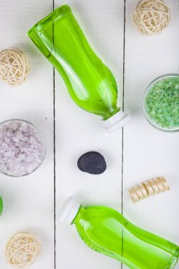 Spa uygulamaları bir beyaz ahşap tablo.