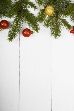 Noel natürmort ahşap bir masa üzerinde.