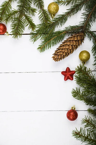 Kerst stilleven op een houten tafel. — Stockfoto