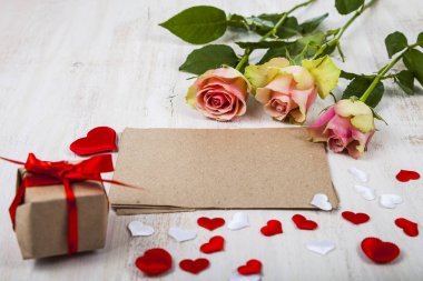 Pembe Gül, kalp, bir kart 