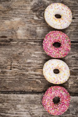 Çok renkli donut yakın çekim 