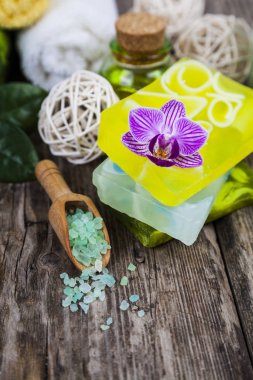 Spa uygulamaları ahşap tablo. 