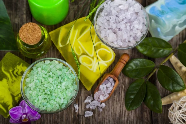 Spa treatments on a wooden table. — Stock Photo, Image