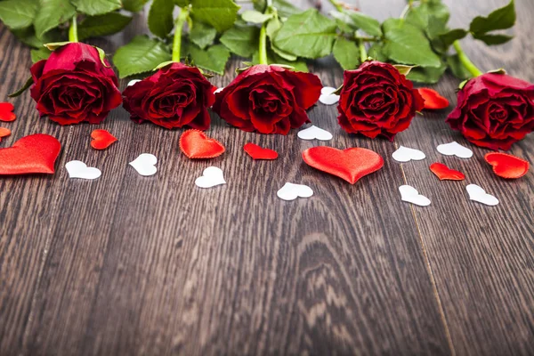 赤いバラやハート — ストック写真