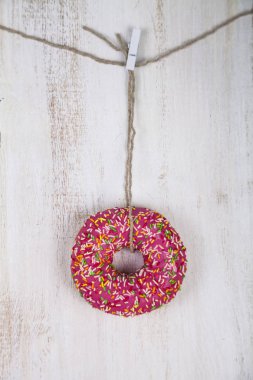 Çörek bir ip üzerinde 