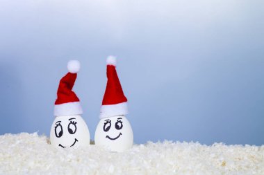 Noel kapaklar iki yumurta  