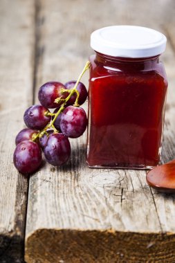 Kavanoz reçel ve üzüm ile 