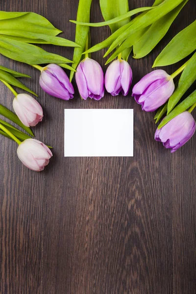 チューリップと紙の花束 — ストック写真