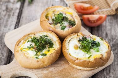 Omlet peynir ve pastırma ile