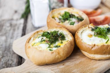 Omlet peynir ve pastırma ile