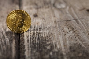 Bitcoin eski ahşap masa