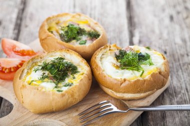 Omlet peynir ve pastırma ile 