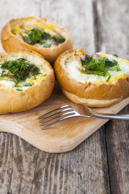 Omlet peynir ve pastırma ile 