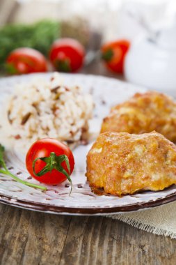 Lezzetli Beşamel sos, domates ve maydanoz