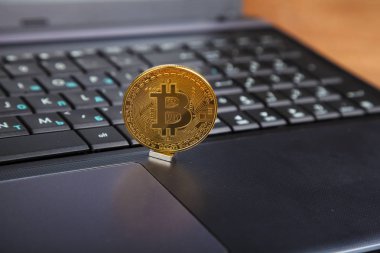 Dizüstü bilgisayardaki bitcoin