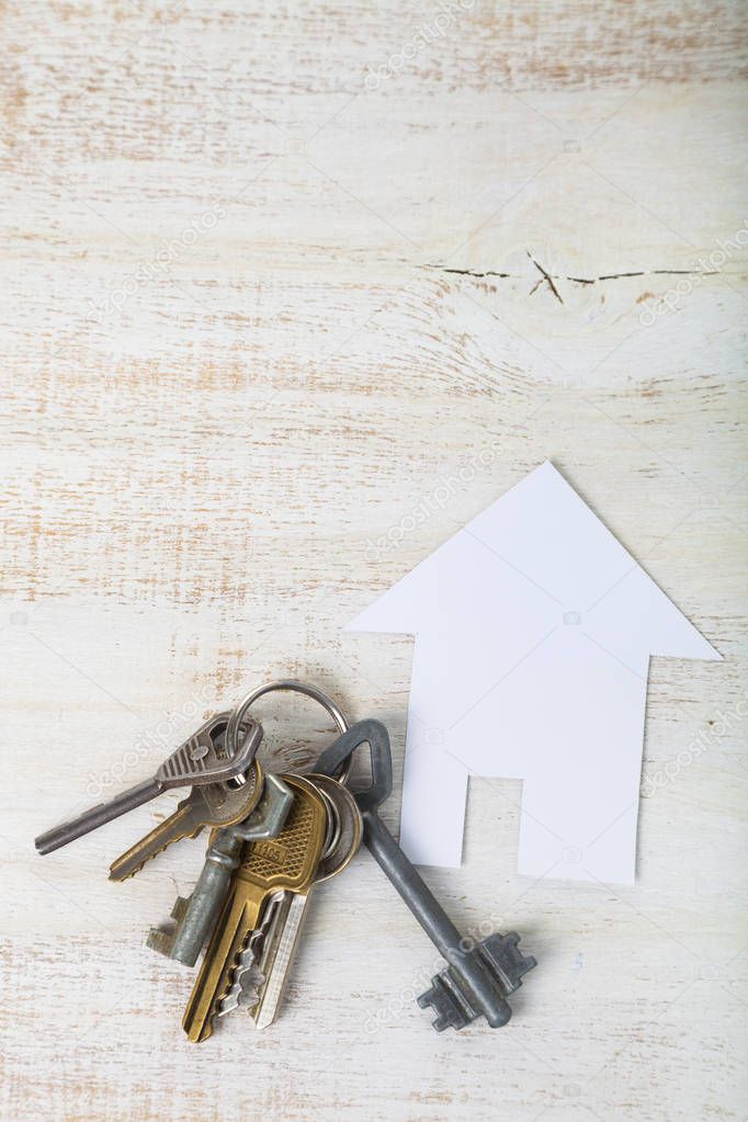 Cardboard house and keys 