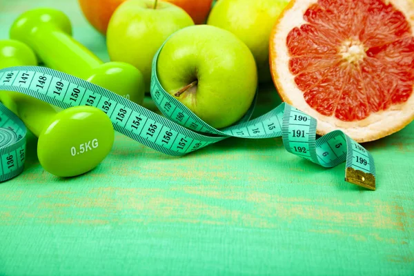 Alimento para dieta y pesas —  Fotos de Stock