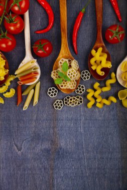 Farklı kaşık makarna 