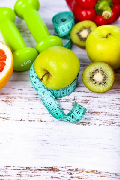 Alimento Para Dieta Pesas Sobre Fondo Madera Concepto Dieta Estilo — Foto de Stock