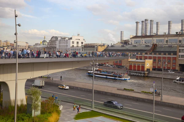 Moskova'da Zaryadye Park Yüzen köprü, Rusya. — Stok fotoğraf