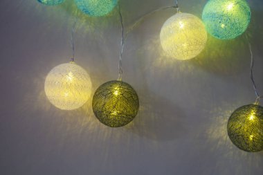 Parlak Noel çelenk. 