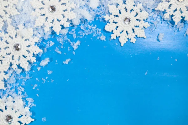 Flocos de neve brancos e neve — Fotografia de Stock