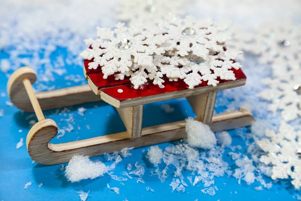 Дерев'яні санчата і сніг — стокове фото