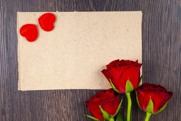 Red roses,hearts and card — Stock Photo, Image