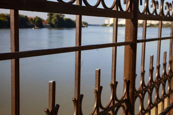 Nad Rzeką Kubańską Krasnodar Rosja Ogrodzenie Zbliżenie — Zdjęcie stockowe