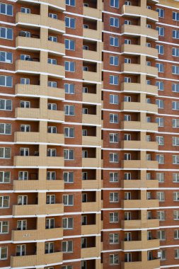 Tamamlanmamış bir apartman dairesi. Yakın plan. Şehir emlak.