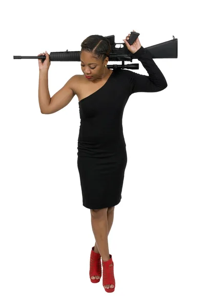 Mujer con rifle de asalto — Foto de Stock