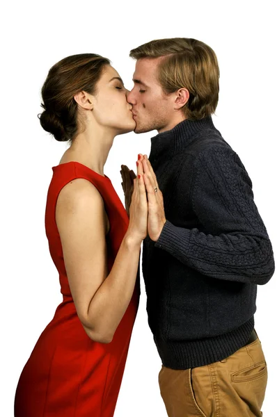 Um casal beijando — Fotografia de Stock