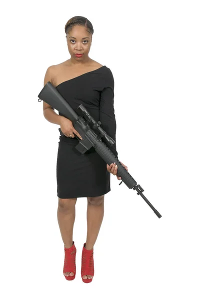 Mujer con rifle de asalto — Foto de Stock