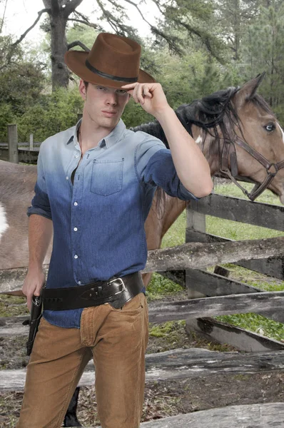 Schöner Cowboy-Mann — Stockfoto