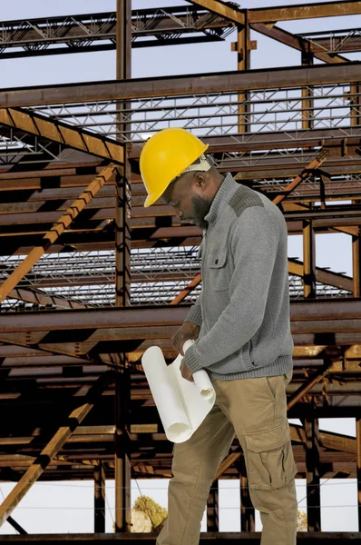 Black Construction Worker with Blueprints — Stock Photo, Image